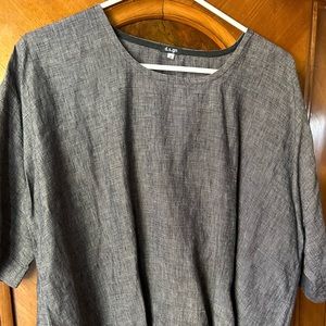 Provence linen short wide top grey weave 50” bust 20” lg. great seasonal top